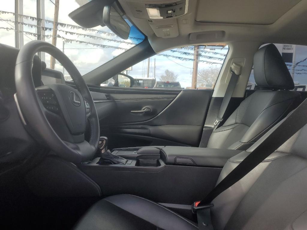 used 2021 Lexus ES 300h car, priced at $29,664