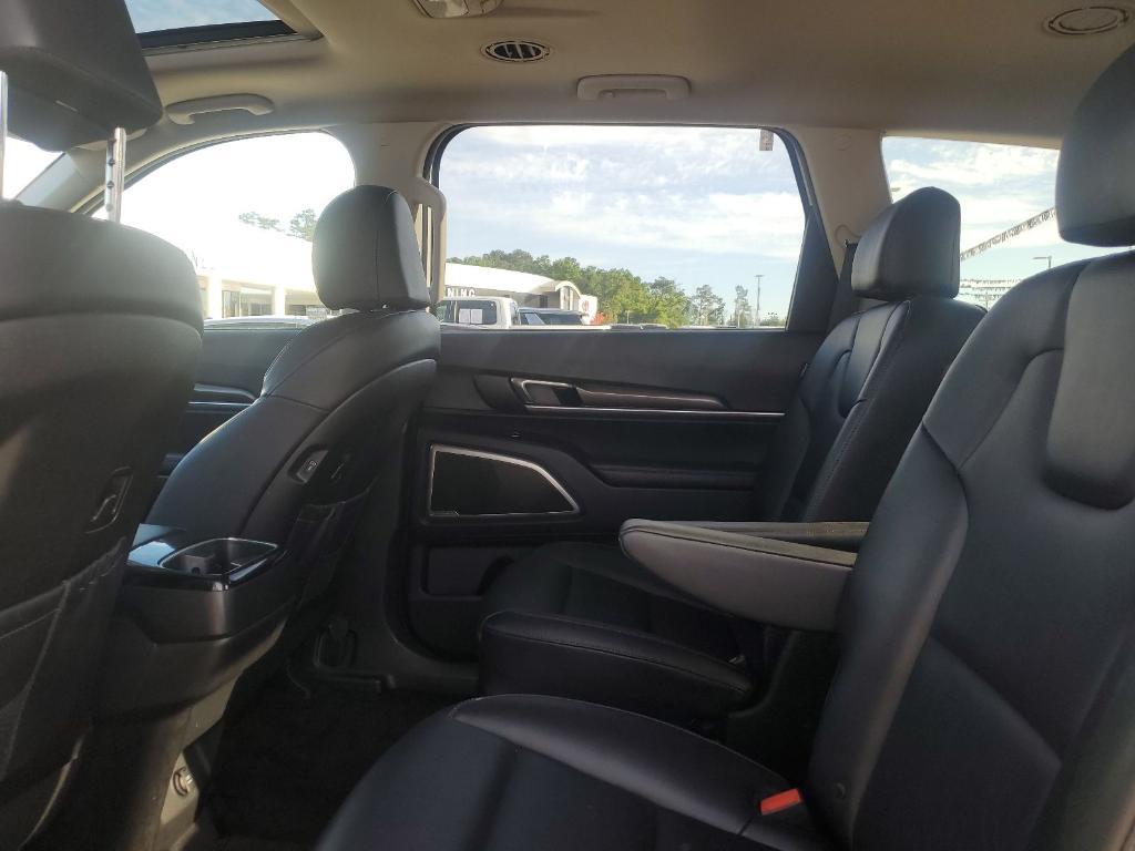 used 2025 Kia Telluride car, priced at $33,368