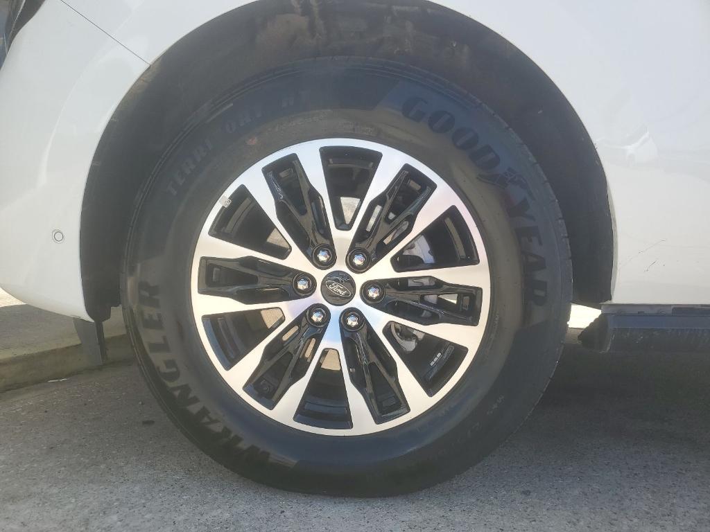 used 2025 Ford Expedition car, priced at $67,679