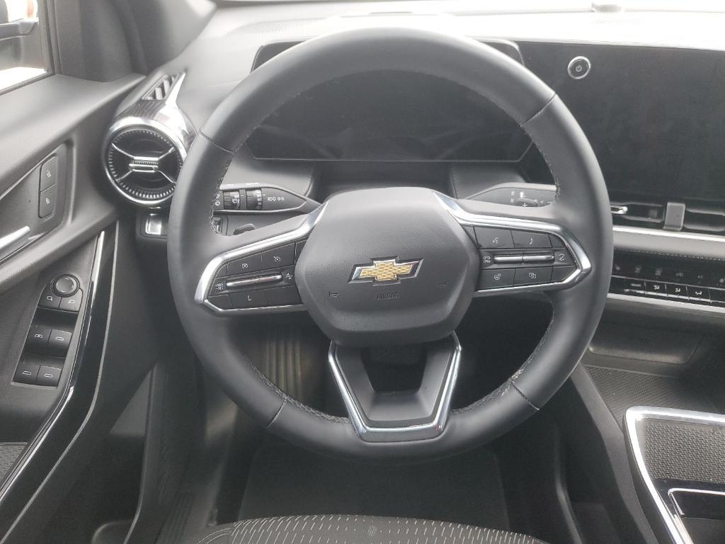 used 2025 Chevrolet Equinox car, priced at $22,952