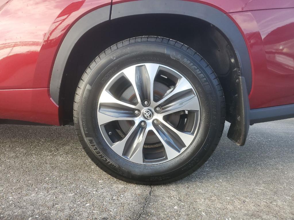 used 2023 Toyota Highlander car, priced at $31,873