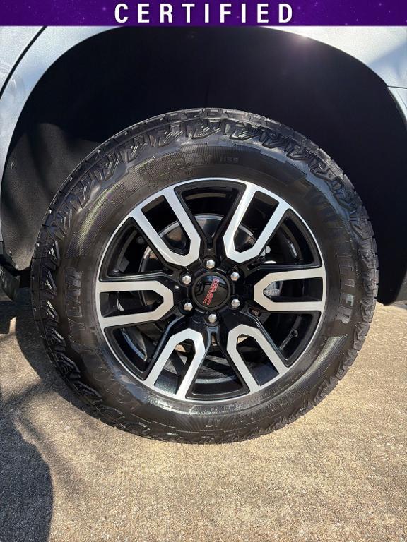 used 2024 GMC Yukon car, priced at $67,284