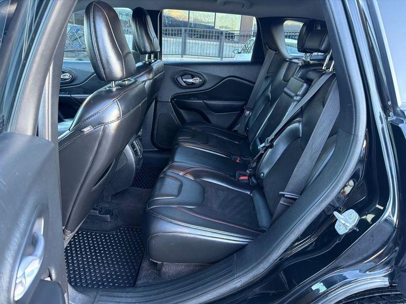 used 2019 Jeep Cherokee car, priced at $14,495