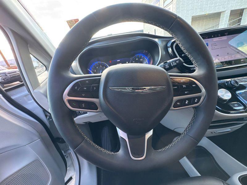 used 2024 Chrysler Pacifica car, priced at $26,995