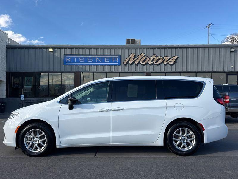 used 2024 Chrysler Pacifica car, priced at $26,995