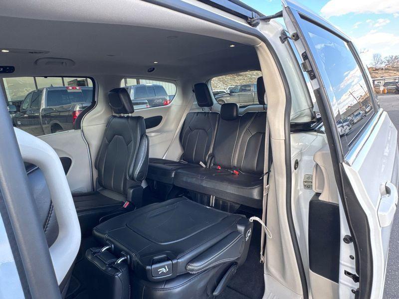 used 2024 Chrysler Pacifica car, priced at $26,995