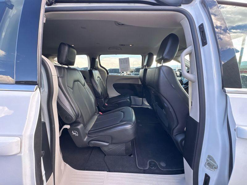 used 2024 Chrysler Pacifica car, priced at $26,995