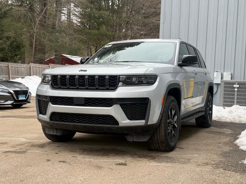 new 2026 Jeep Grand Cherokee car, priced at $49,611