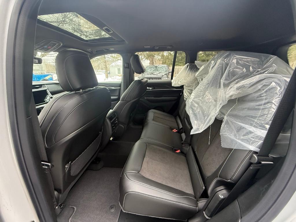 new 2026 Jeep Grand Cherokee car, priced at $49,611