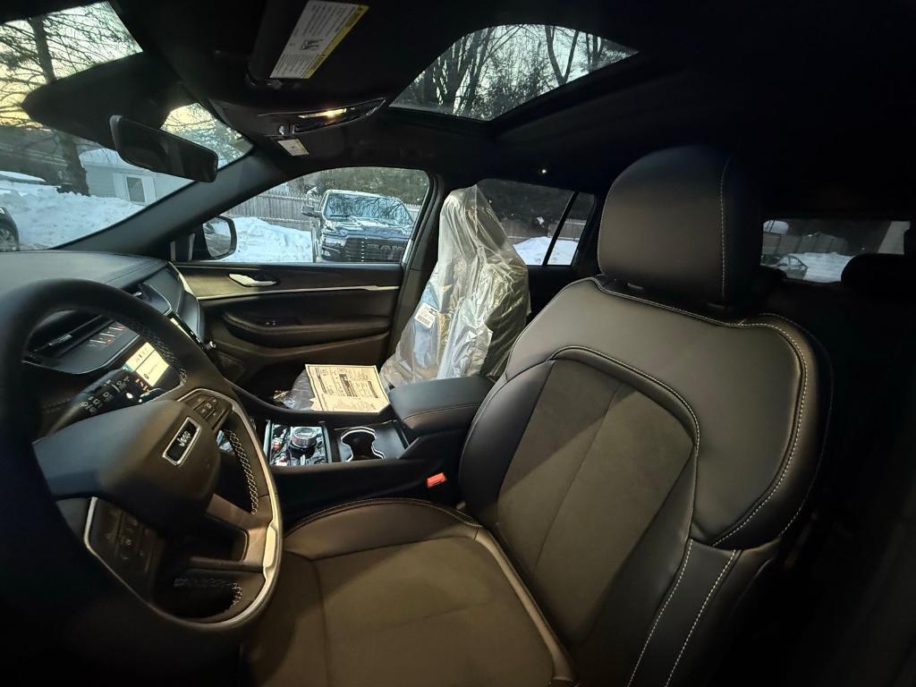 new 2026 Jeep Grand Cherokee car, priced at $49,611