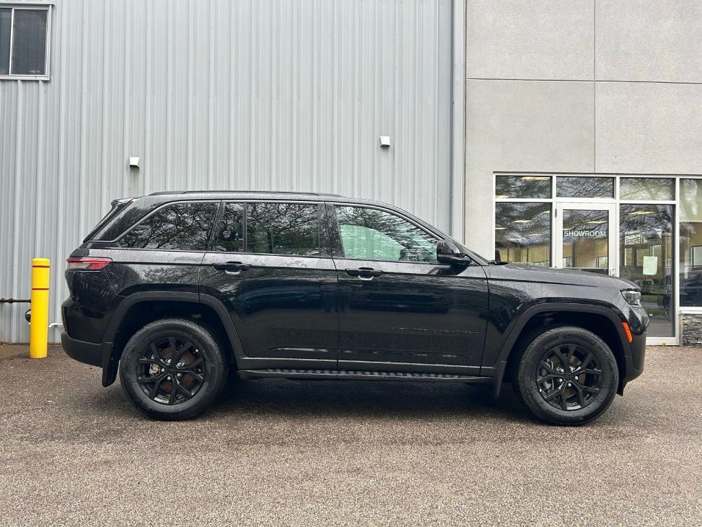 new 2026 Jeep Grand Cherokee car, priced at $49,611