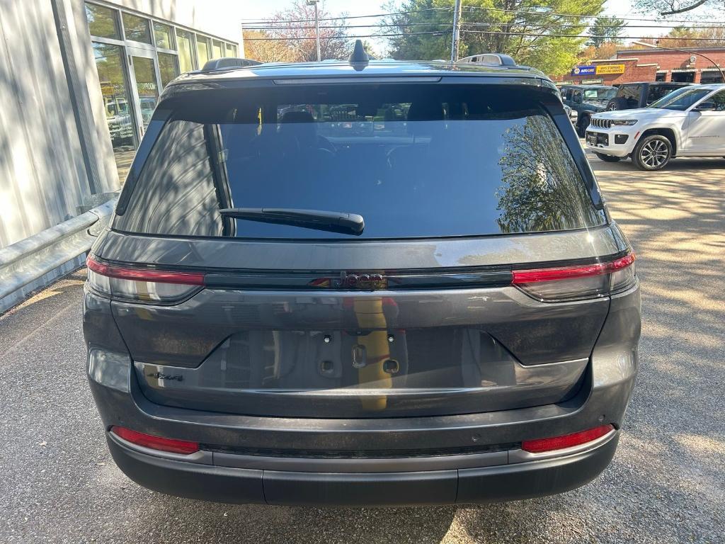 new 2026 Jeep Grand Cherokee car, priced at $49,611