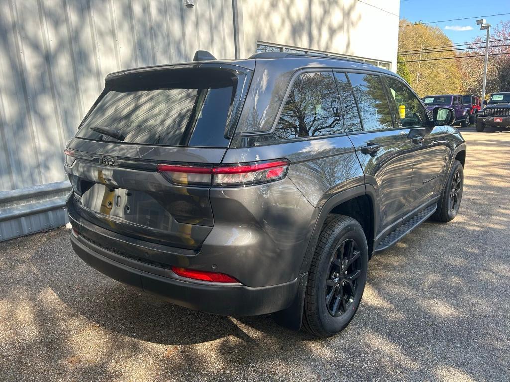 new 2026 Jeep Grand Cherokee car, priced at $49,611