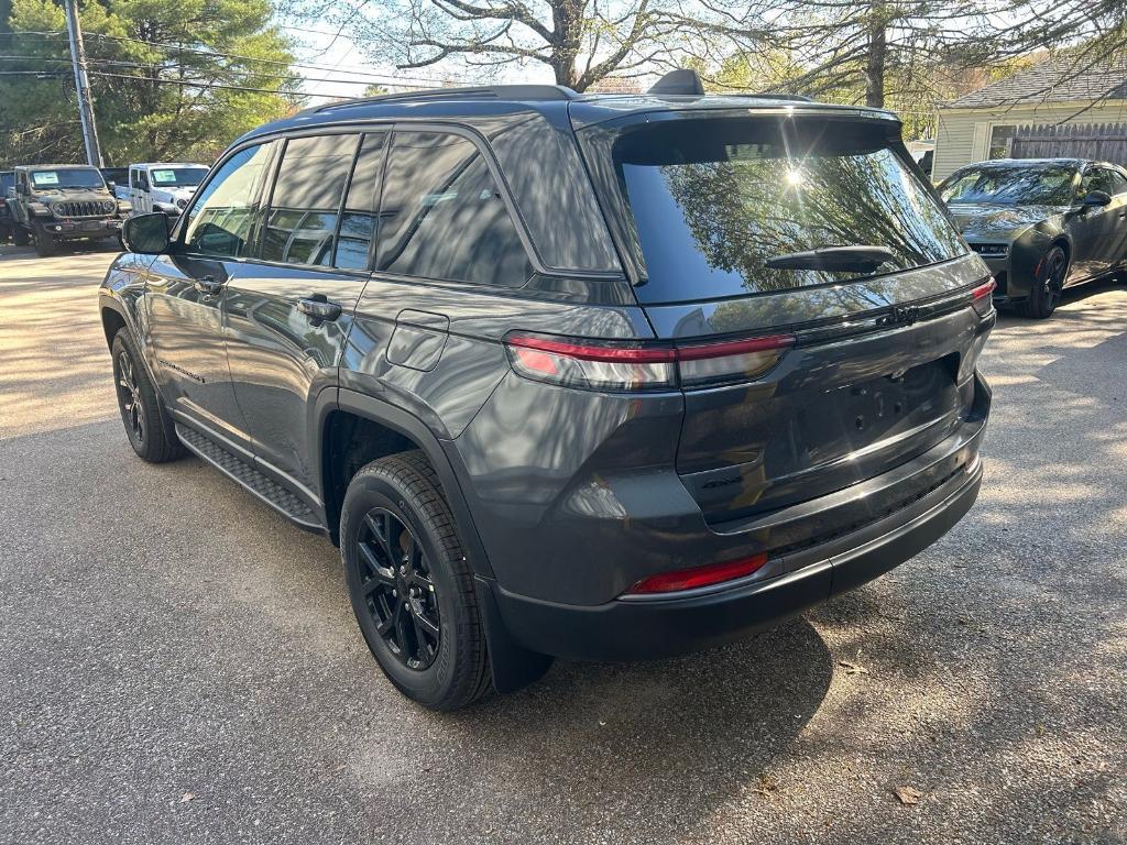 new 2026 Jeep Grand Cherokee car, priced at $49,611