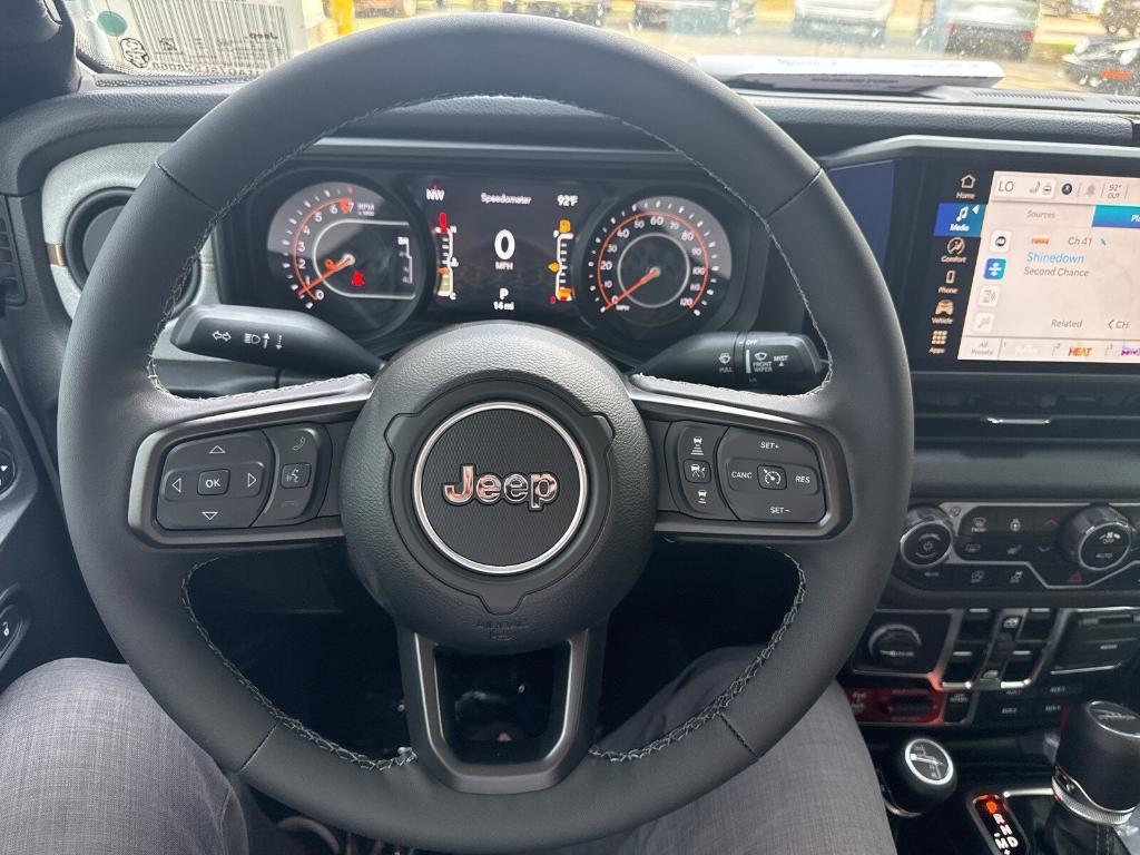 new 2025 Jeep Gladiator car, priced at $48,404