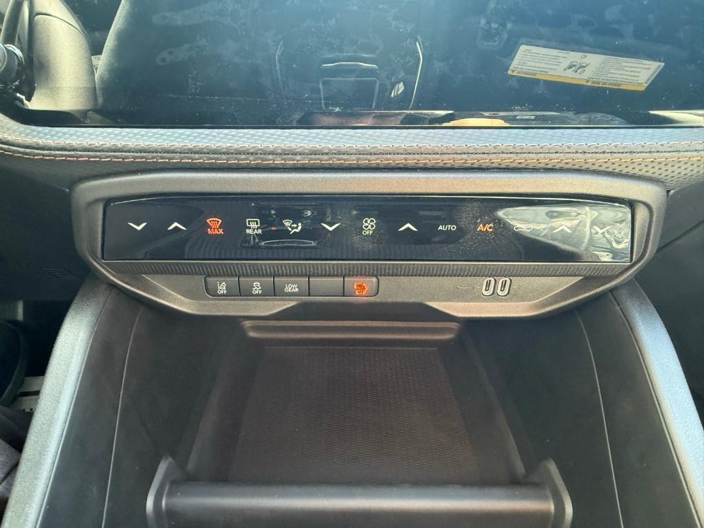 new 2026 Jeep Cherokee car, priced at $42,220