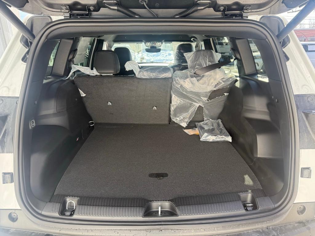 new 2026 Jeep Cherokee car, priced at $42,220