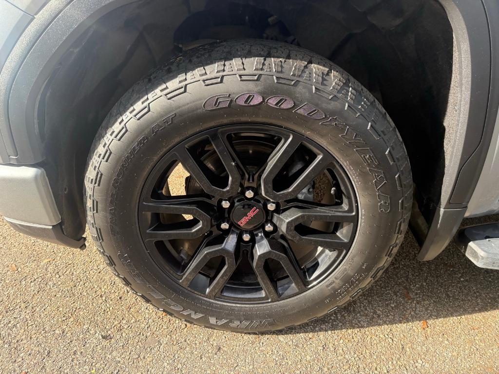 used 2023 GMC Sierra 1500 car, priced at $37,196