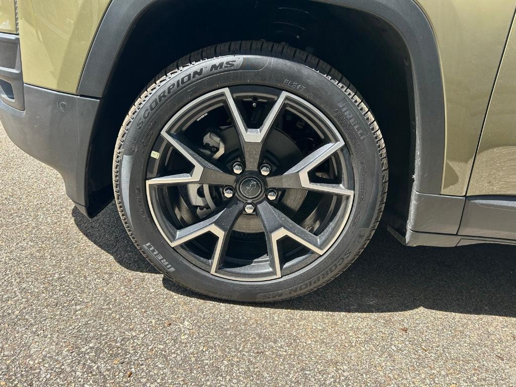 new 2026 Jeep Cherokee car, priced at $46,657