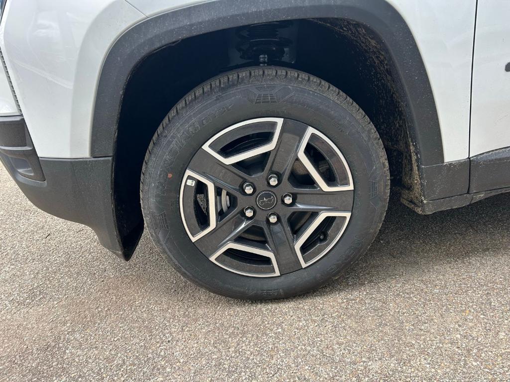 new 2026 Jeep Cherokee car, priced at $42,501