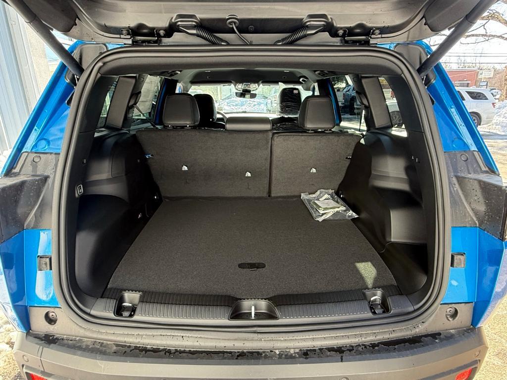 new 2026 Jeep Cherokee car, priced at $42,220