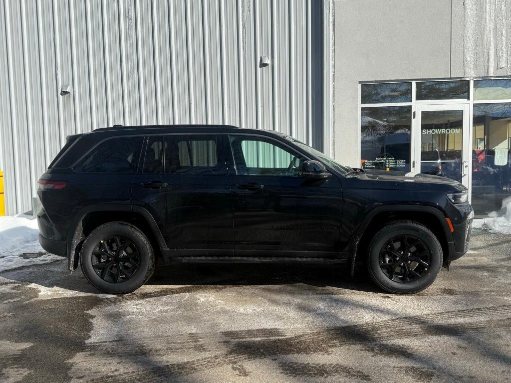 new 2026 Jeep Grand Cherokee car, priced at $51,145