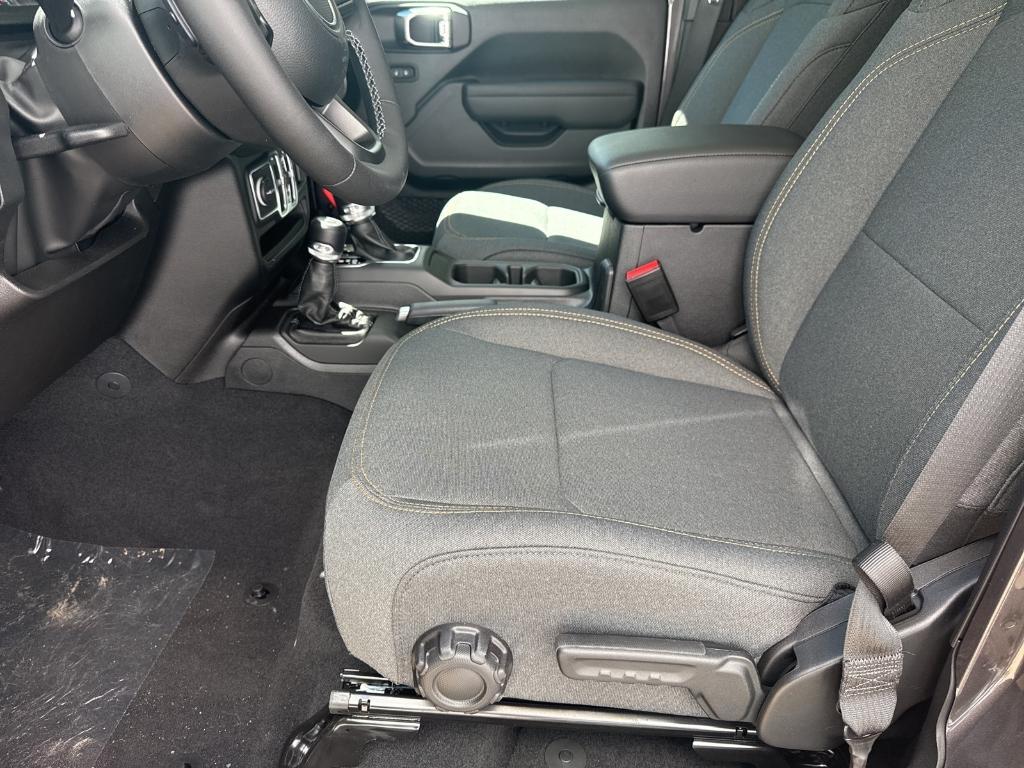 new 2025 Jeep Wrangler car, priced at $45,628