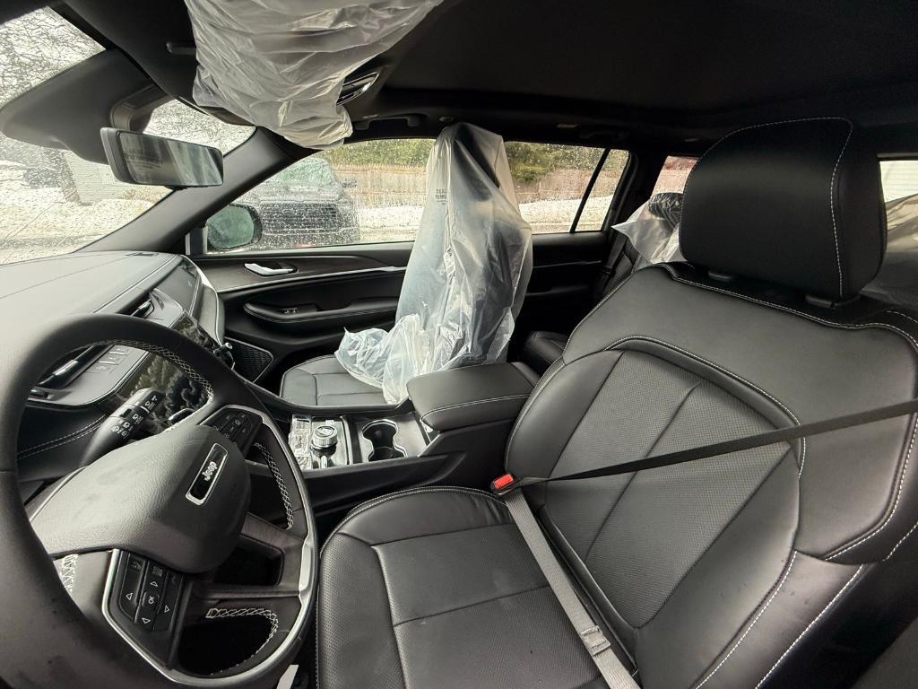 new 2026 Jeep Grand Cherokee car, priced at $59,485