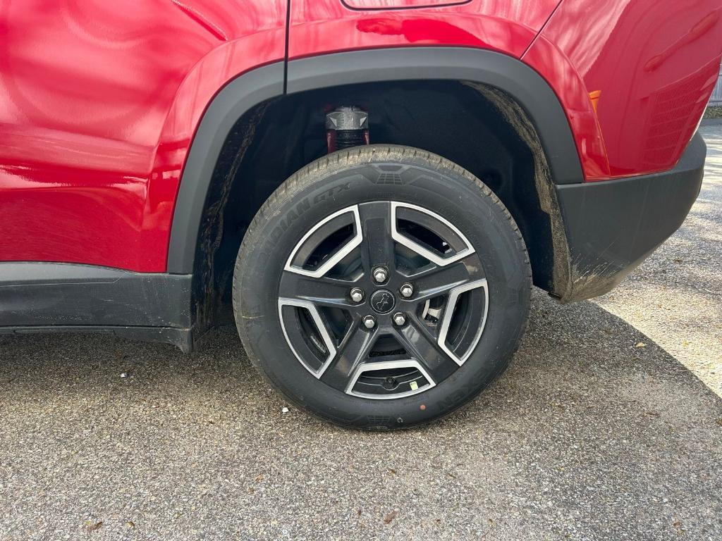 new 2026 Jeep Cherokee car, priced at $40,954