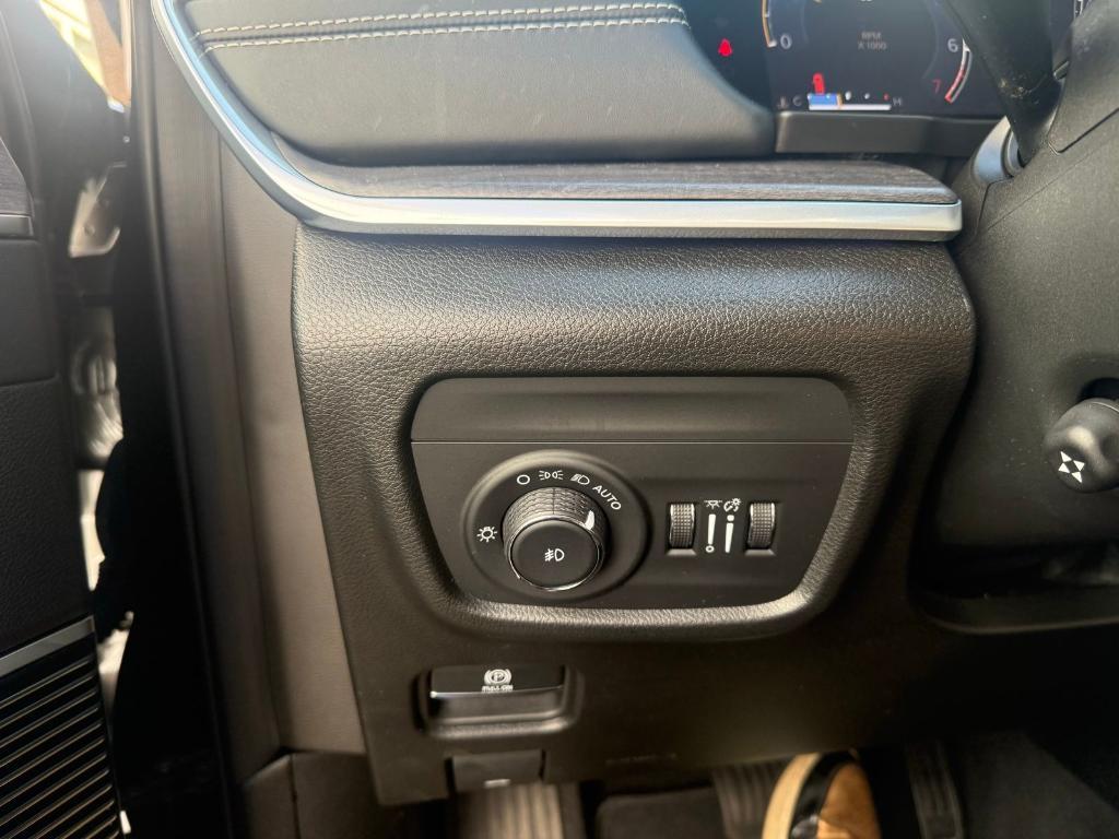 used 2022 Jeep Grand Cherokee car, priced at $32,142