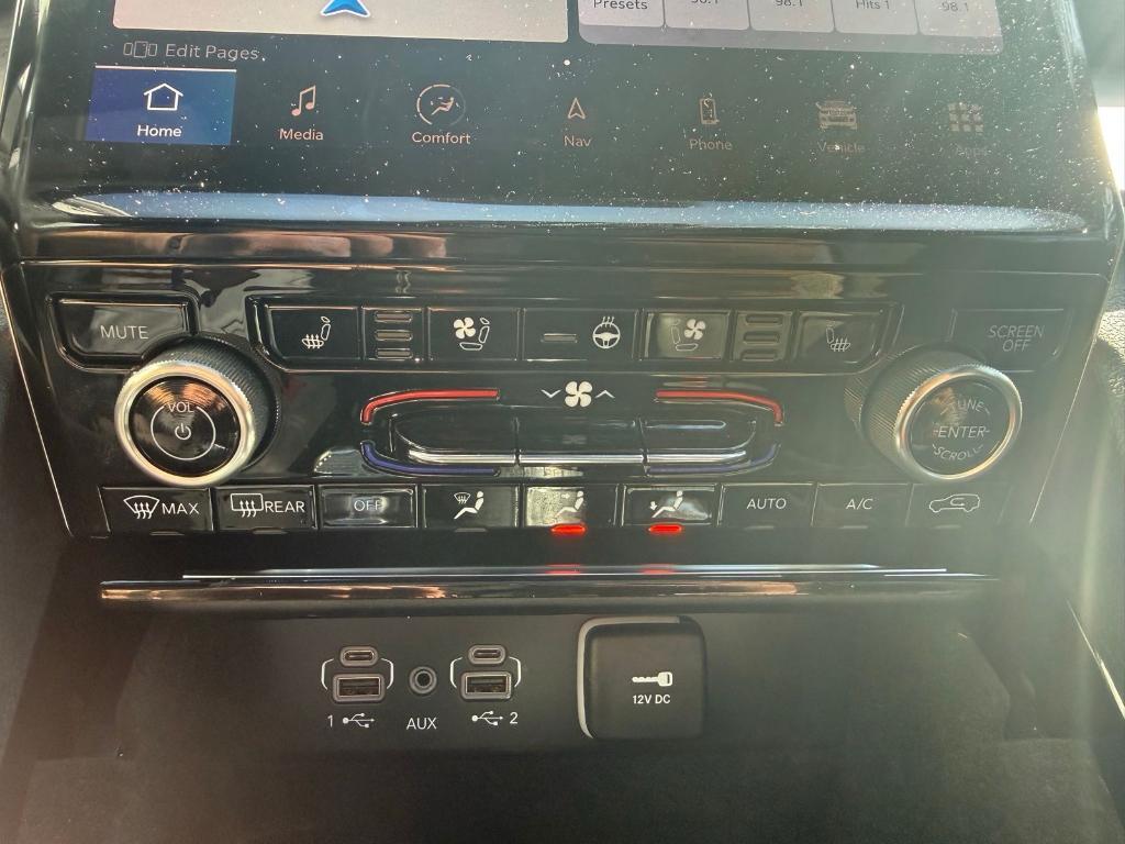 used 2022 Jeep Grand Cherokee car, priced at $32,142