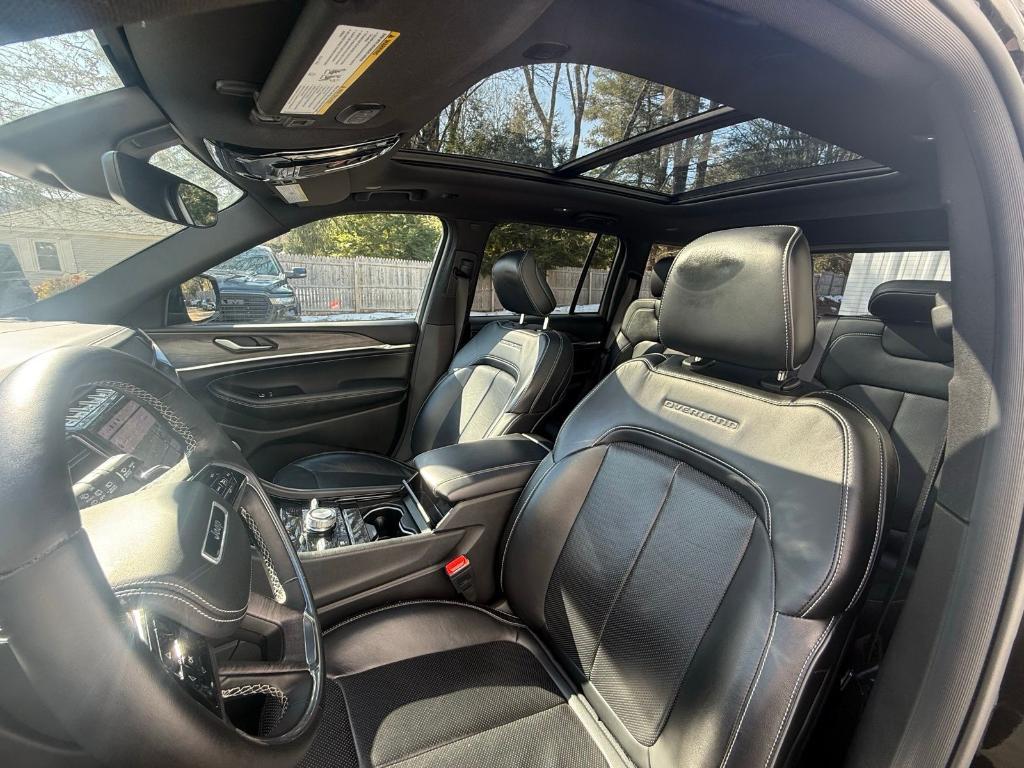 used 2022 Jeep Grand Cherokee car, priced at $32,142