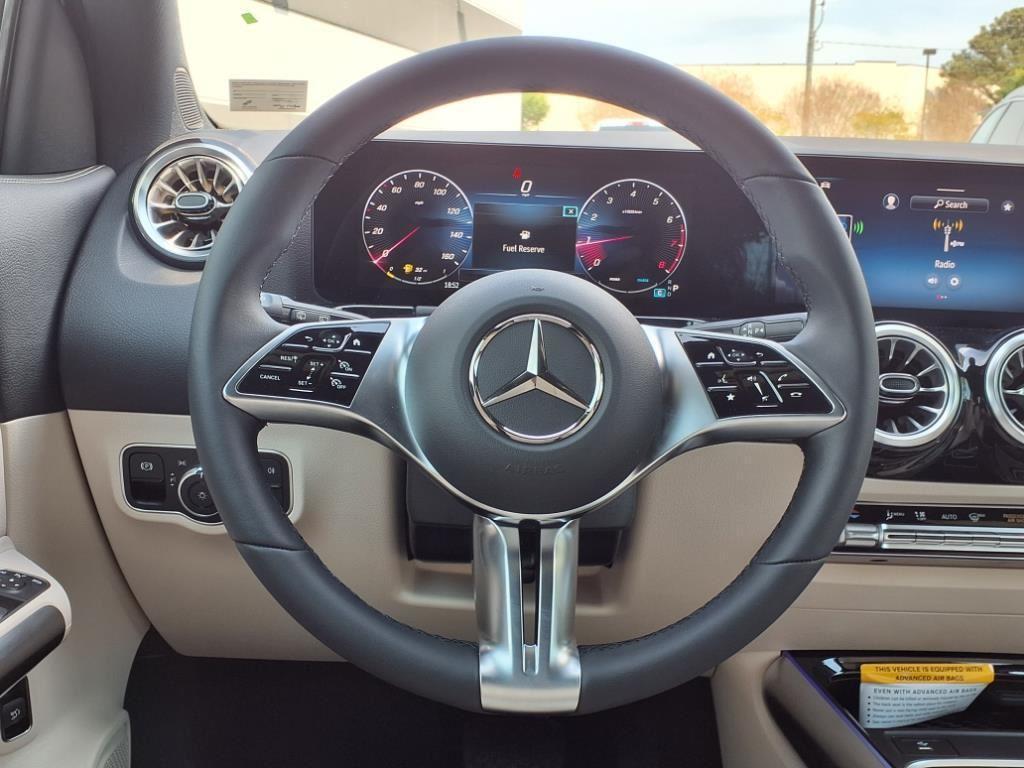 new 2025 Mercedes-Benz GLA 250 car, priced at $44,345