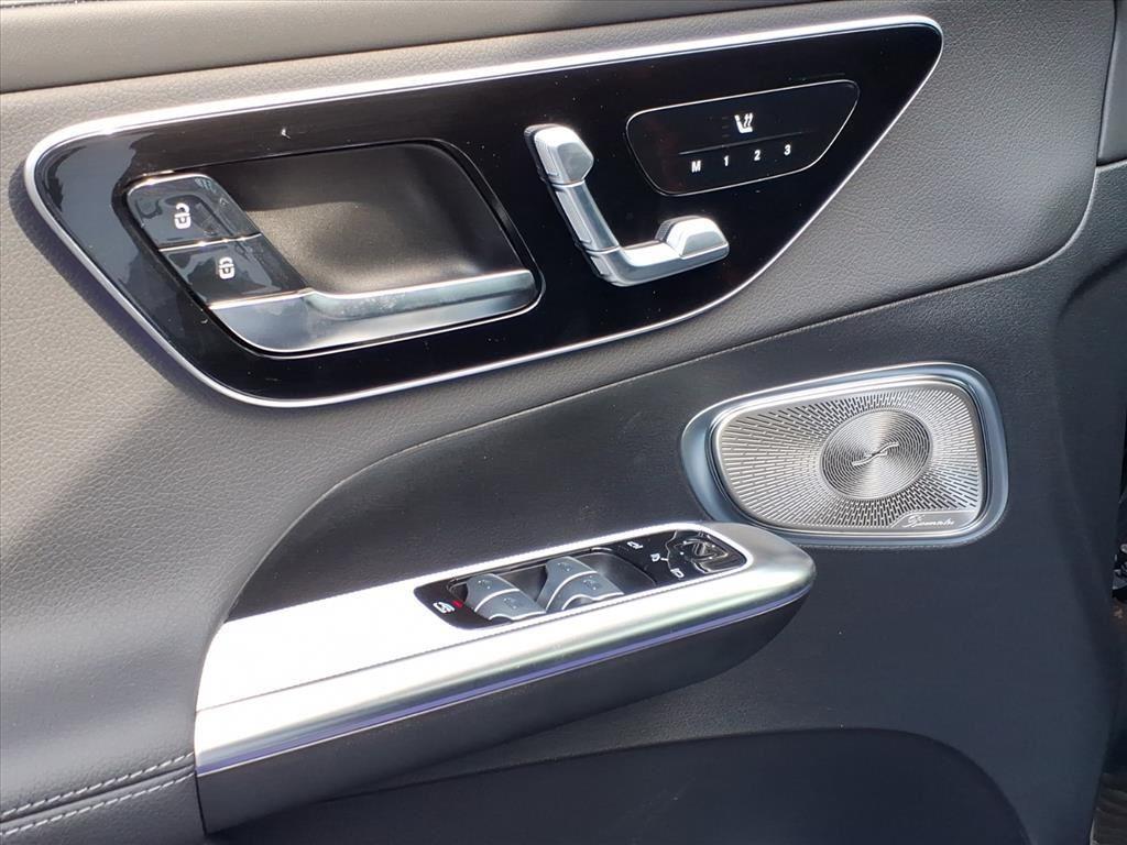 new 2025 Mercedes-Benz GLC 350e car, priced at $67,185