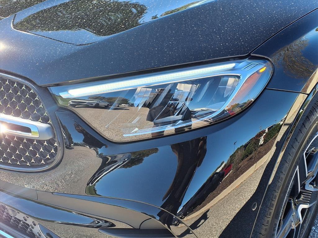 new 2026 Mercedes-Benz GLC 300 car