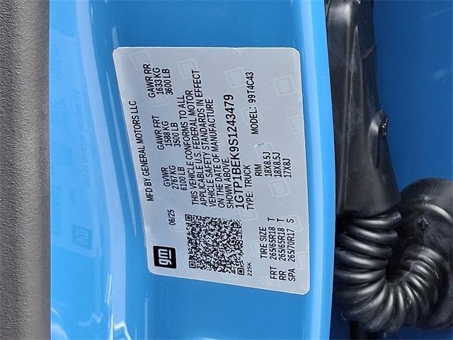 new 2025 GMC Canyon car, priced at $37,476