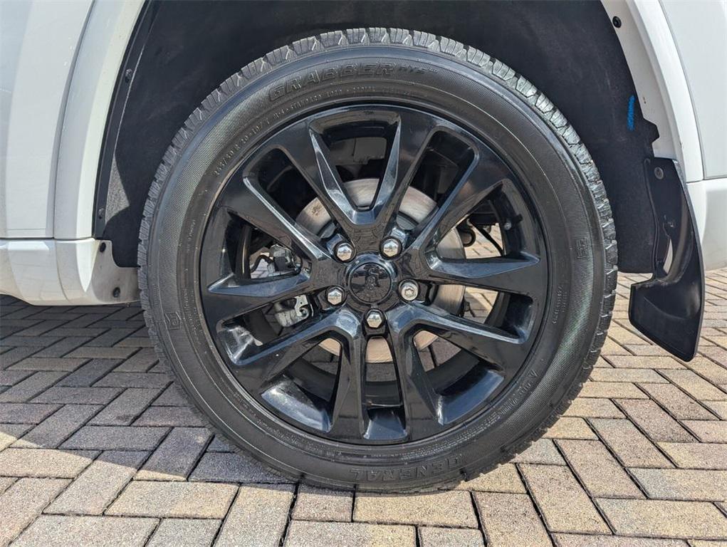 used 2022 Jeep Grand Cherokee car, priced at $24,994