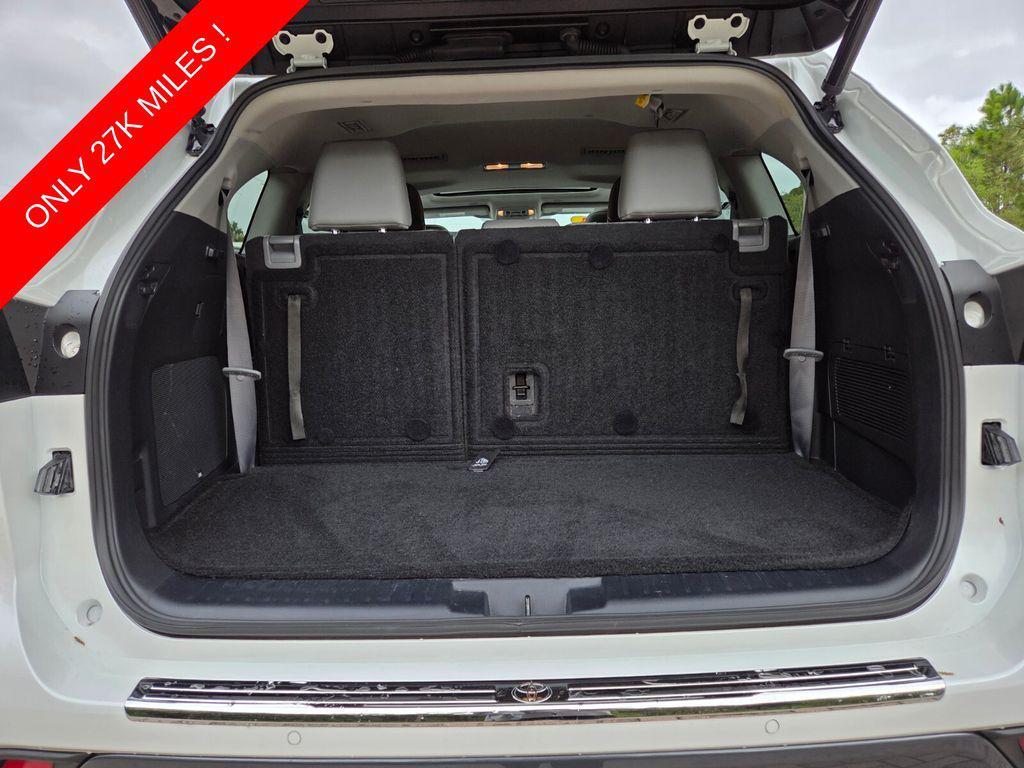 used 2023 Toyota Highlander car, priced at $38,997