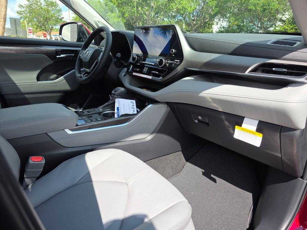 new 2026 Toyota Highlander car, priced at $55,059