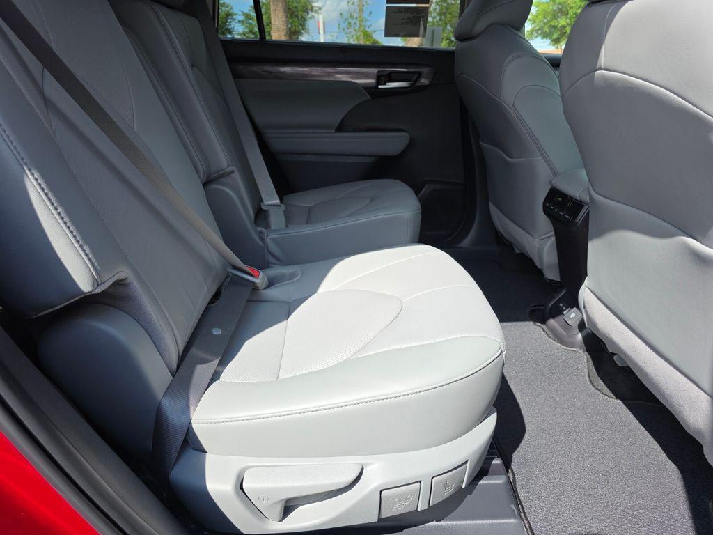 new 2026 Toyota Highlander car, priced at $55,059
