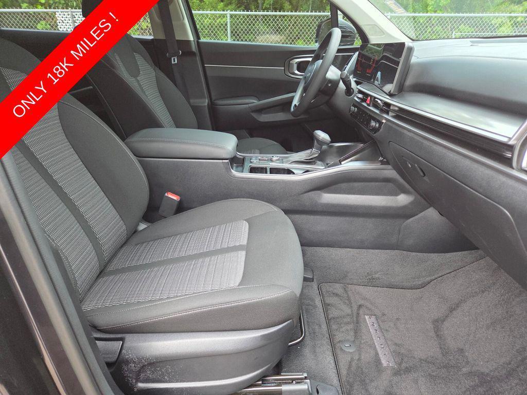 used 2025 Kia Sorento car, priced at $26,499