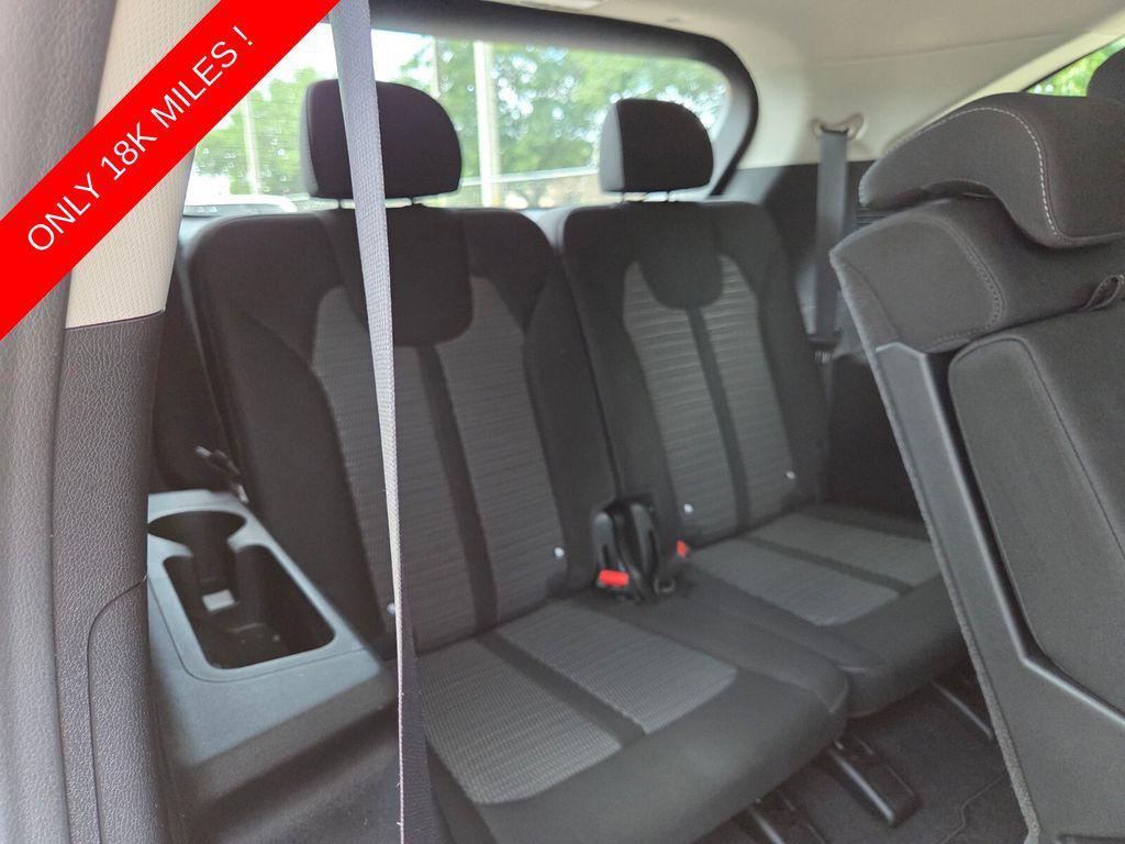 used 2025 Kia Sorento car, priced at $26,499