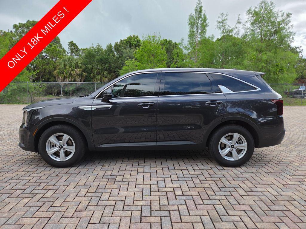 used 2025 Kia Sorento car, priced at $26,499