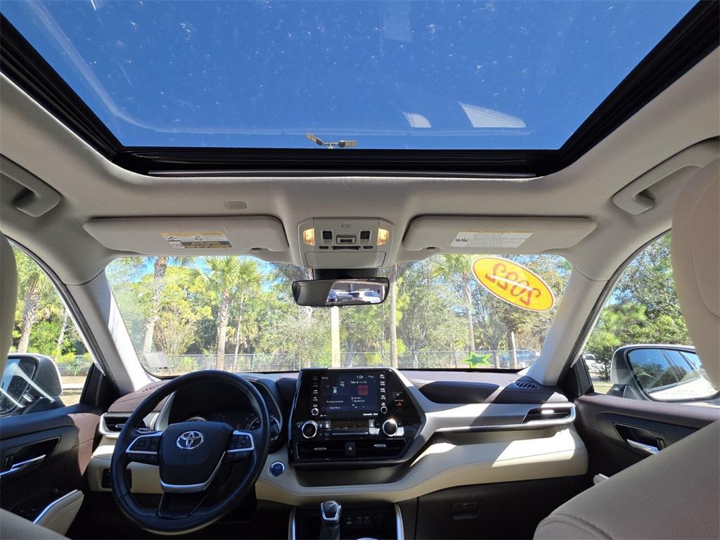used 2022 Toyota Highlander Hybrid car, priced at $38,657