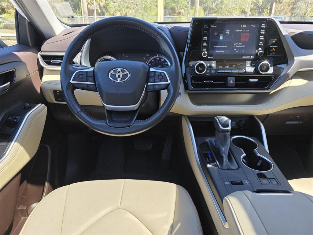 used 2022 Toyota Highlander Hybrid car, priced at $38,657