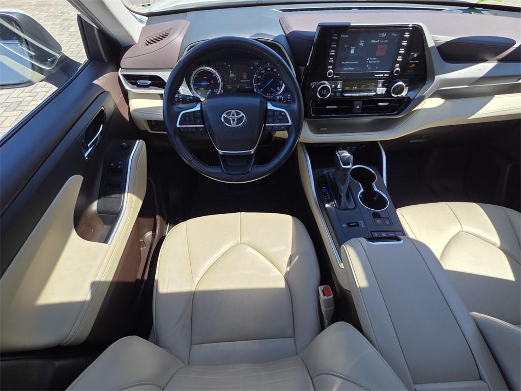 used 2022 Toyota Highlander Hybrid car, priced at $38,657