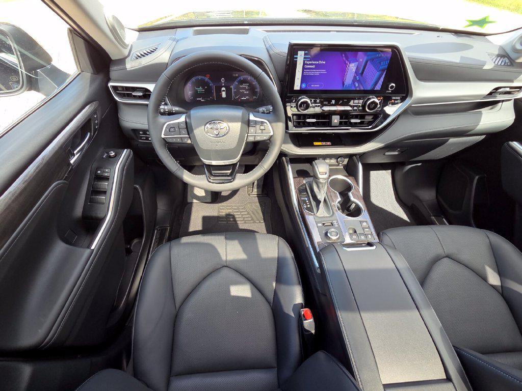 used 2026 Toyota Highlander car, priced at $55,000