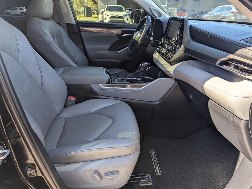used 2020 Toyota Highlander car, priced at $22,976