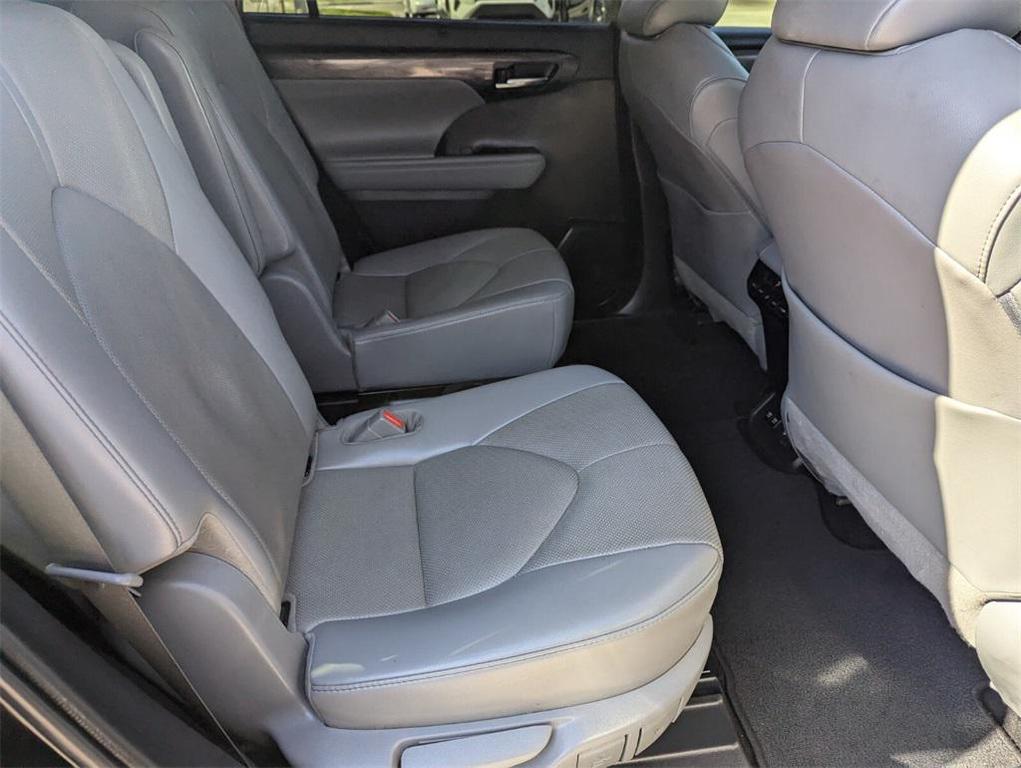 used 2020 Toyota Highlander car, priced at $22,976