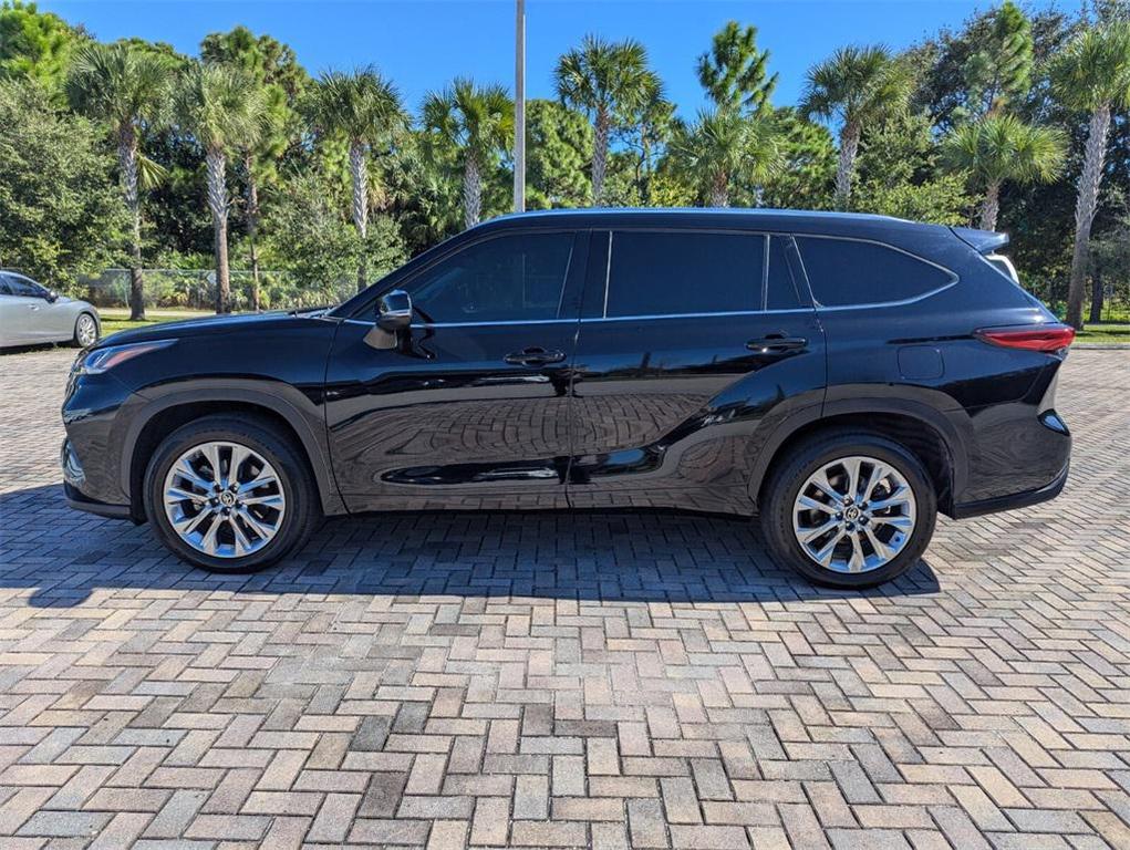 used 2020 Toyota Highlander car, priced at $22,976